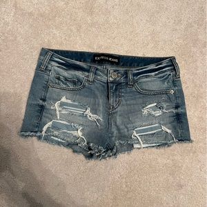 Express short distressed jeans